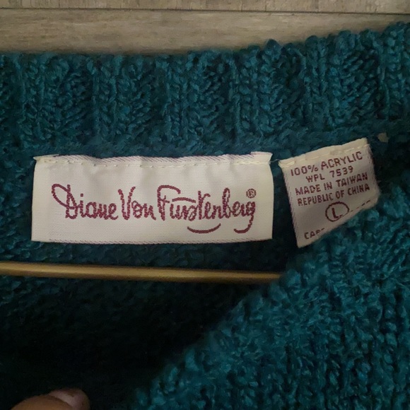❤️… Diane Von Furstenberg Sweater - Picture 2 of 4